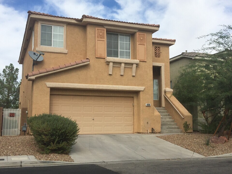 4250 Via Dana Ave in Las Vegas, NV - Building Photo