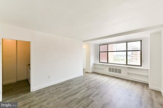 1121 Arlington Blvd-Unit -817 in Arlington, VA - Building Photo - Building Photo