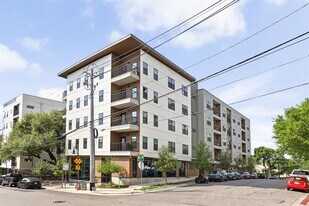 2500 Longview St in Austin, TX - Building Photo