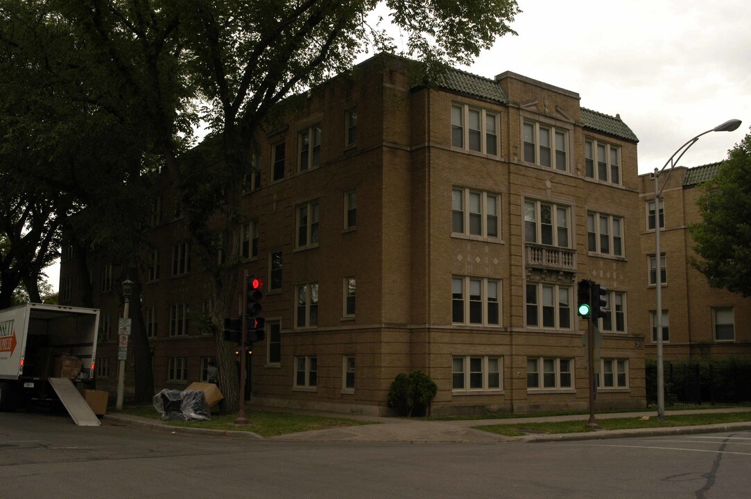 201-211 Washington Blvd in Oak Park, IL - Building Photo