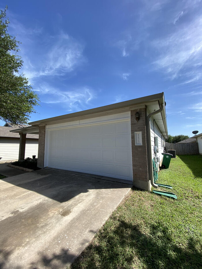 12517 Campana Dr in Del Valle, TX - Building Photo - Building Photo