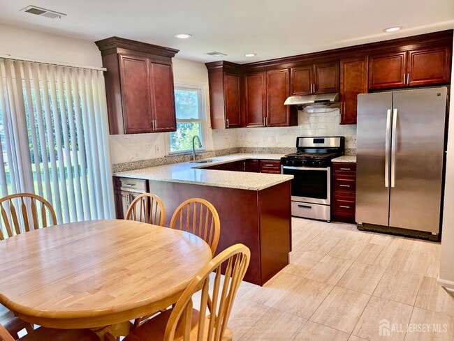59 Castle Pointe Blvd in Piscataway, NJ - Building Photo - Building Photo
