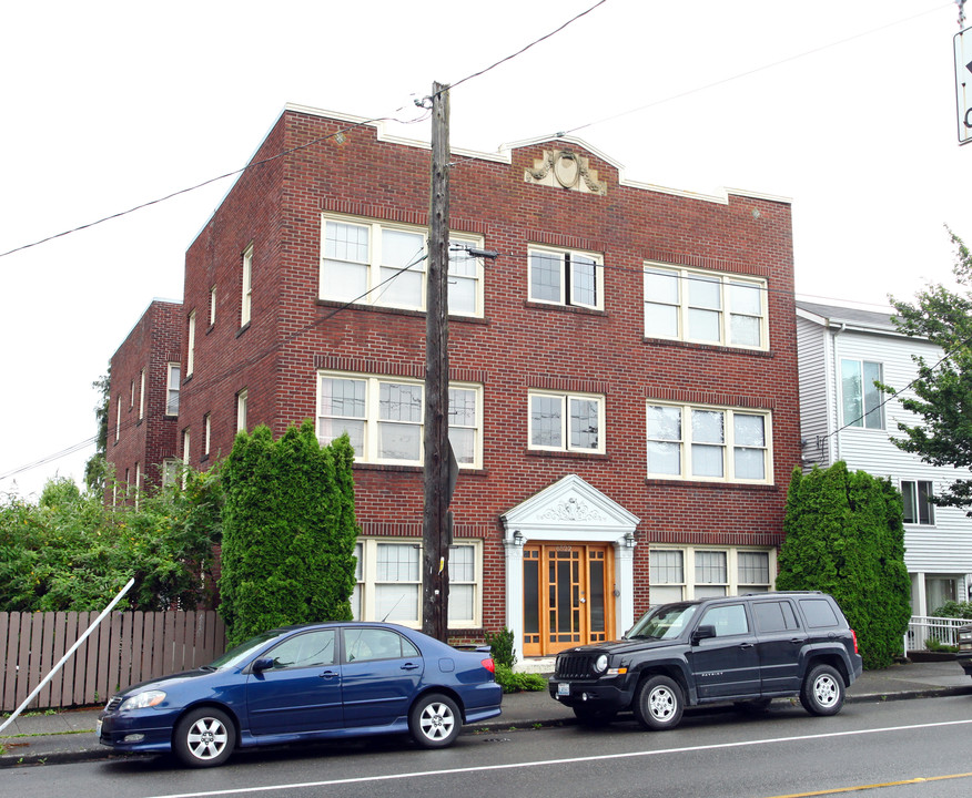 Phinney Apartments in Seattle, WA - Building Photo