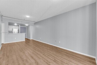 185 SE 14th Ter, Unit 1611 in Miami, FL - Foto de edificio - Building Photo