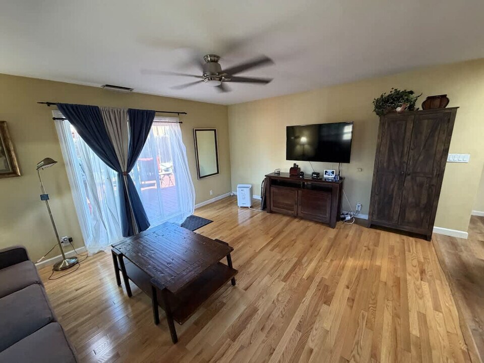 2069 Horne St in San Leandro, CA - Building Photo