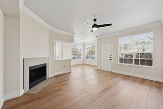 Barnett in Houston, TX - Building Photo - Building Photo