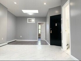 93-38 43rd Ave in Queens, NY - Building Photo