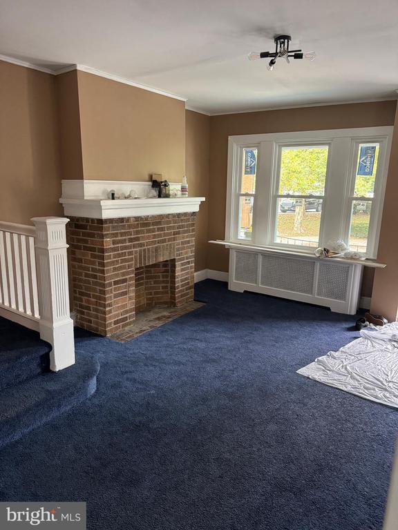 property at 48 Laurel Pl