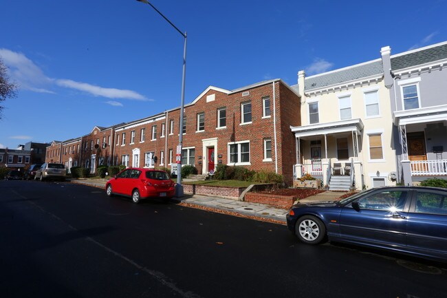 437 Manor Pl NW in Washington, DC - Building Photo - Building Photo