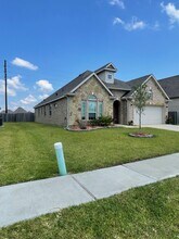 14007 S River Dr in Mont Belvieu, TX - Building Photo - Building Photo