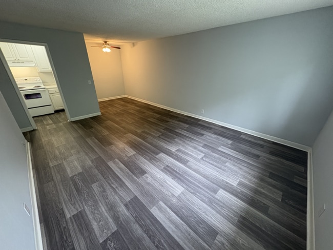 1005 Hickory Hill Ln in Nashville, TN - Building Photo - Building Photo
