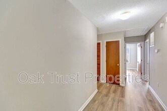 4428 N Shirley Dr in North Charleston, SC - Building Photo - Building Photo