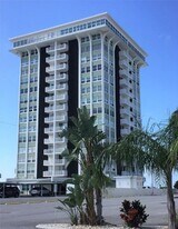 17408 Gulf Blvd in Redington Shores, FL - Building Photo