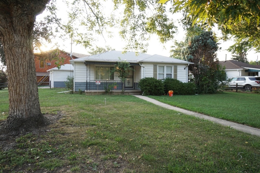 2401 Marshall St in Edgewater, CO - Building Photo