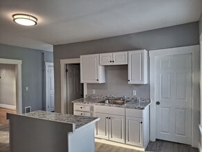 14 Florence St in Leominster, MA - Building Photo - Building Photo