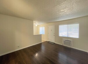 Lincoln Courtyards at 531 Glendora Avenue in Stockton, CA - Building Photo - Interior Photo