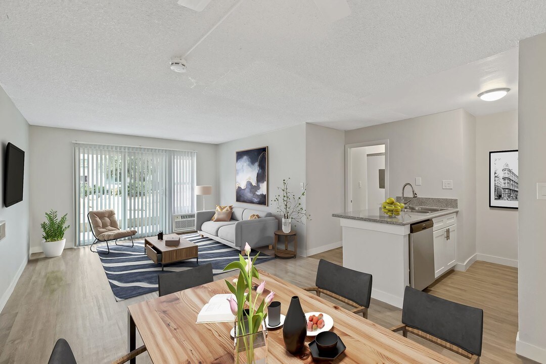 Midtown Apartment Homes in Panorama City, CA - Foto de edificio
