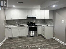 12 Yellow Avens Blvd in Brampton, ON - Building Photo