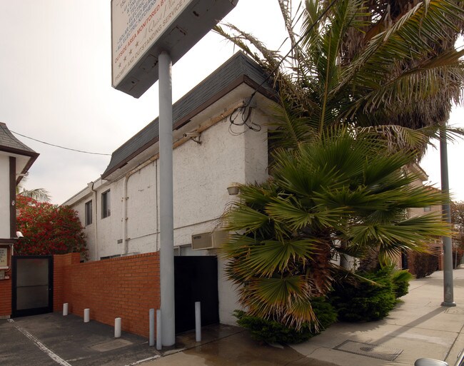 Monte Carlo in Los Angeles, CA - Building Photo - Building Photo