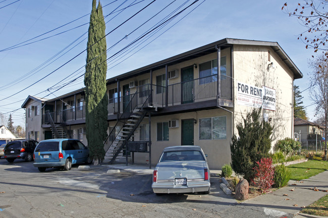 325 Barrette Ave in Sacramento, CA - Foto de edificio - Building Photo