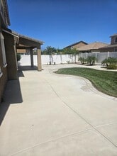 4828 Magnum Wy in Jurupa Valley, CA - Building Photo - Building Photo