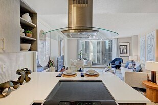 Tower 801 in Seattle, WA - Building Photo