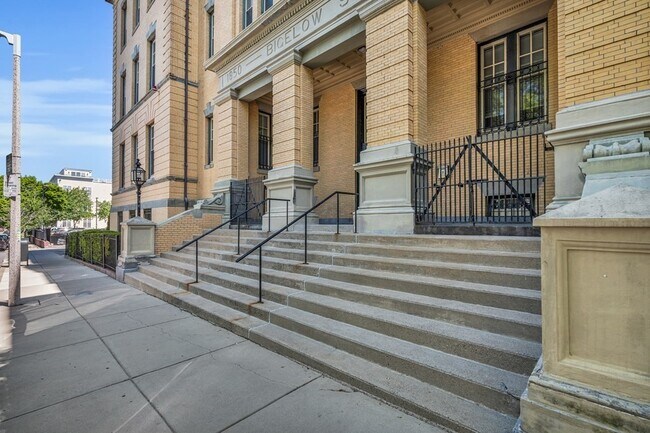 350 W Fourth St in Boston, MA - Building Photo - Building Photo