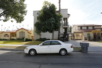 752 W Dryden St in Glendale, CA - Building Photo - Building Photo