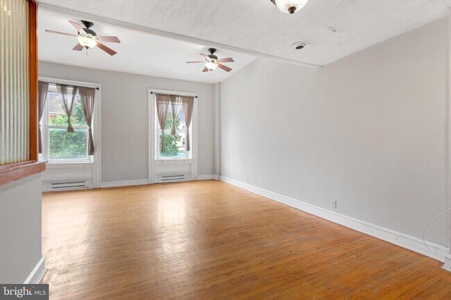 707 W Girard Ave in Philadelphia, PA - Building Photo - Building Photo