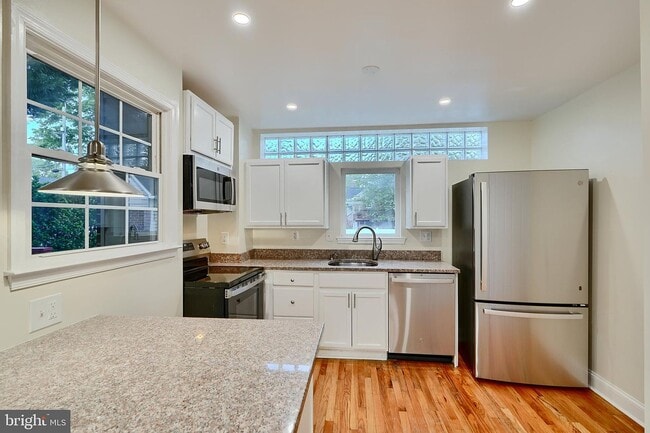 6409 Eastern Pkwy in Baltimore, MD - Building Photo - Building Photo