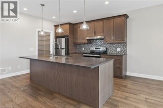 3951 Mitchell Cres in Fort Erie, ON - Building Photo - Building Photo