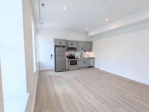 2601 W Oxford St, Unit 1 in Philadelphia, PA - Building Photo - Building Photo