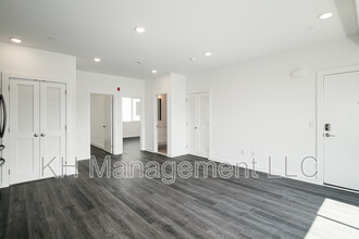 2645 Titan St in Philadelphia, PA - Building Photo - Building Photo