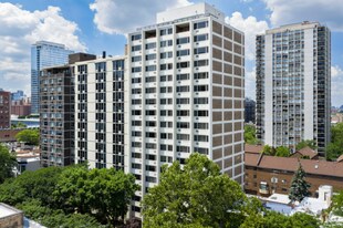 1350 N Dearborn St, Unit 14F in Chicago, IL - Building Photo