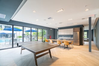 Countyline Apartments in Miami Gardens, FL - Foto de edificio - Building Photo