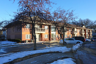 University West in Des Moines, IA - Building Photo - Building Photo