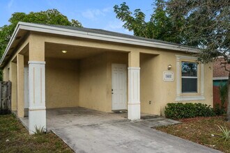 1031 22nd St in West Palm Beach, FL - Building Photo - Building Photo