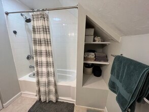 3 Knox Ct, Unit 2 in Natick, MA - Building Photo - Building Photo