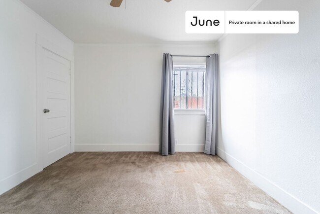 Private bedroom in 4 bed/2 bath Home in Los Angeles, CA - Building Photo - Building Photo