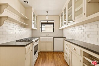 1344 N Crescent Heights Blvd in West Hollywood, CA - Building Photo - Building Photo