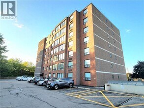 99 Donn Ave in Hamilton, ON - Building Photo - Building Photo