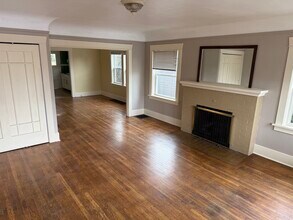 6624 NE Sandy Blvd, Unit 6624 in Portland, OR - Foto de edificio - Building Photo
