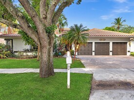 3420 Washington Ln in Hollywood, FL - Building Photo