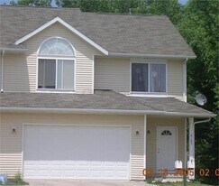 2105 14th St in Coralville, IA - Building Photo