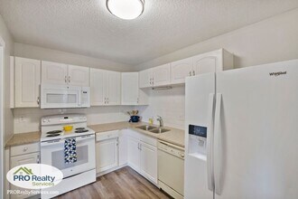 4502 Cinnamon Ridge Trl in Eagan, MN - Building Photo - Building Photo