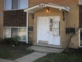 9245 Irving Park Rd in Schiller Park, IL - Building Photo