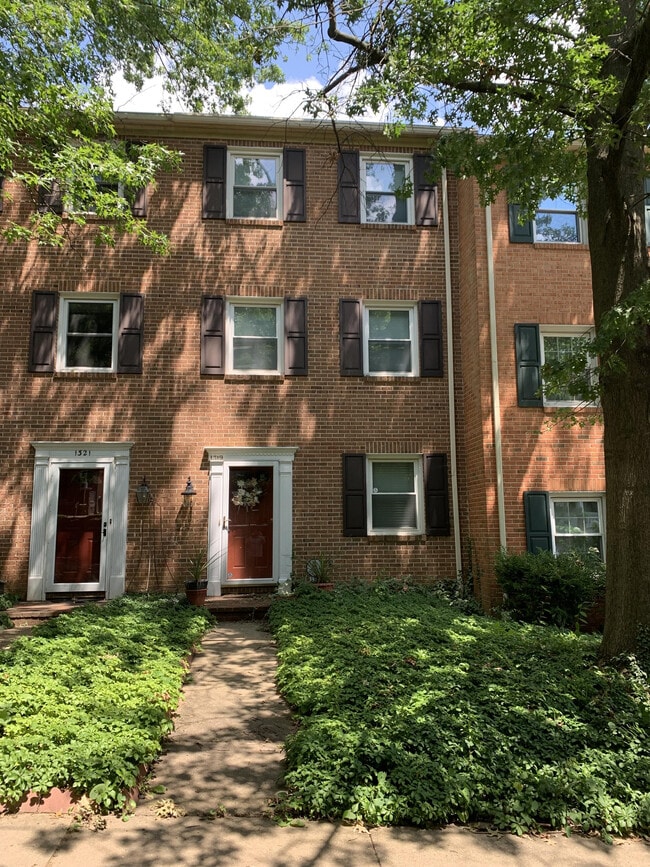 property at 1319 W 10th St
