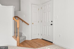 8224 Spadderdock Way in Laurel, MD - Building Photo