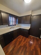 1129 Sandplum Ln in Wichita, KS - Building Photo - Building Photo