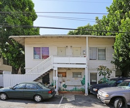 2451 Cleghorn St in Honolulu, HI - Building Photo - Building Photo